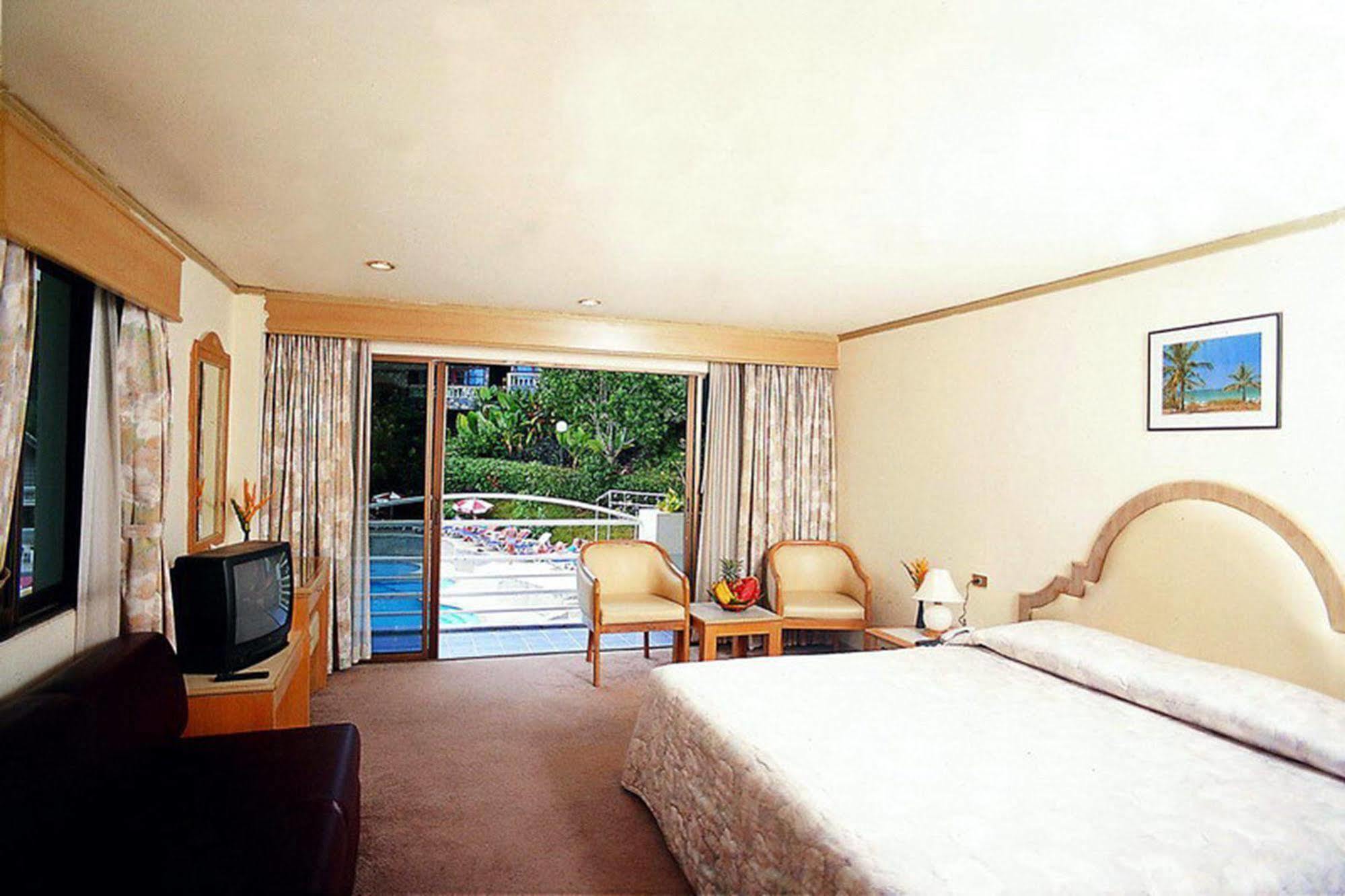 Royal Crown Hotel & Palm Spa Resort Patong Exterior foto