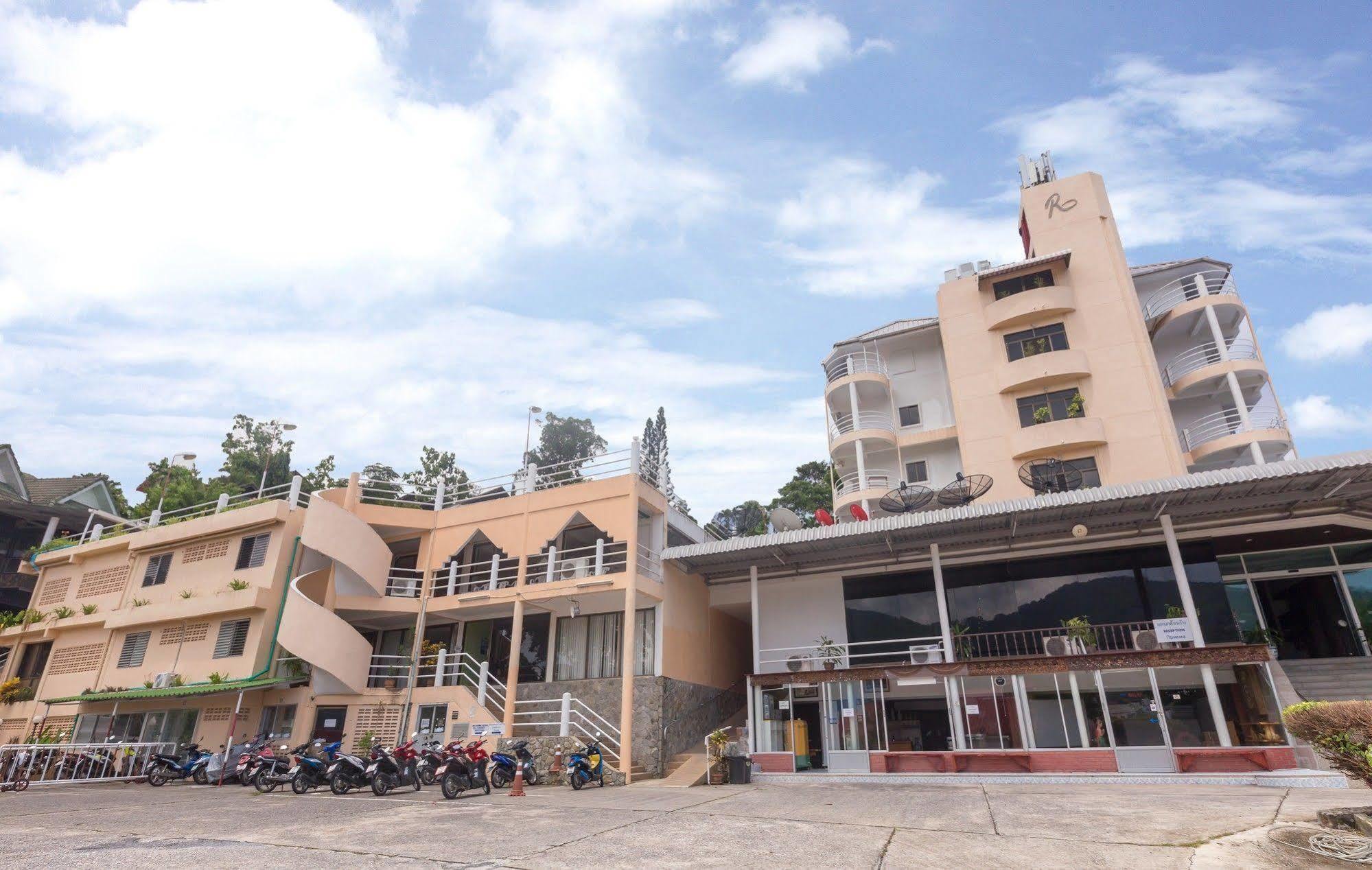 Royal Crown Hotel & Palm Spa Resort Patong Exterior foto